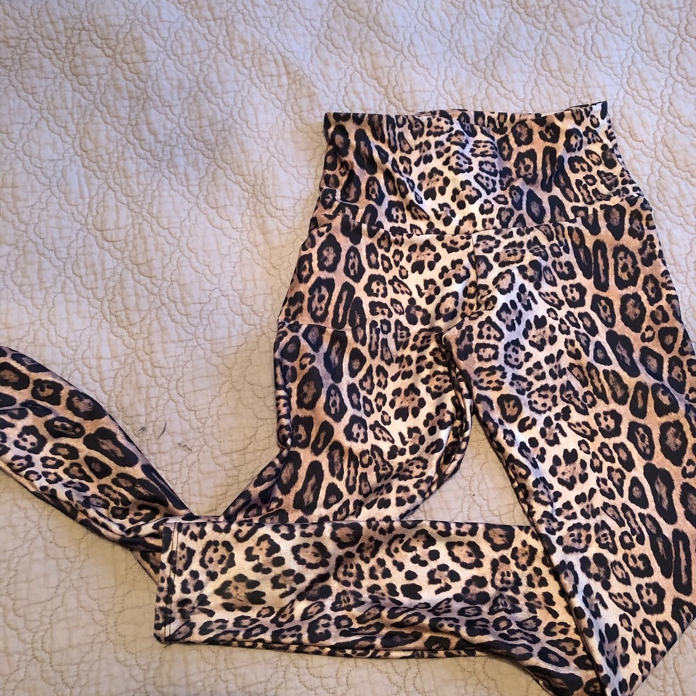 Onzie leopard leggings full length